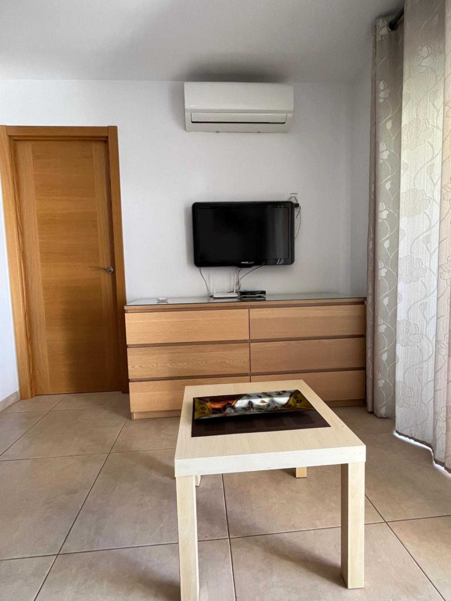 Amaner Capri Apartman Torre Del Mar Kültér fotó