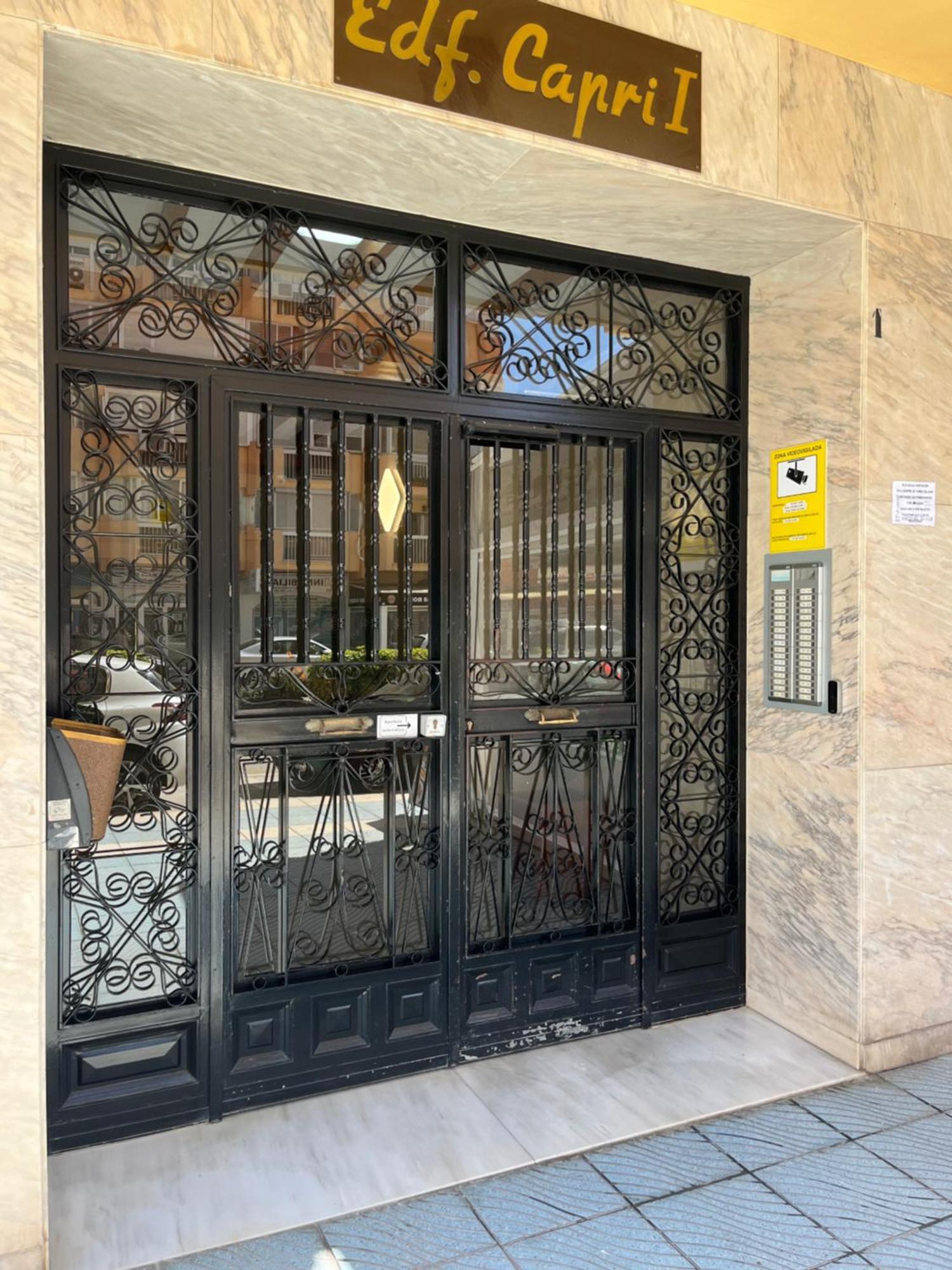 Amaner Capri Apartman Torre Del Mar Kültér fotó
